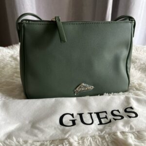 Kabelka Guess Lorelai crossbody zelená