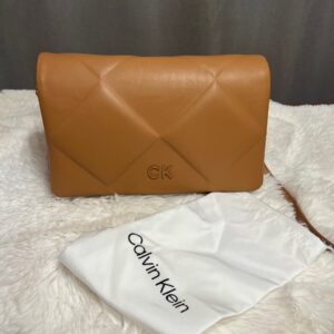 Kabelka CALVIN KLEIN RE-LOCK QUILT crossbody