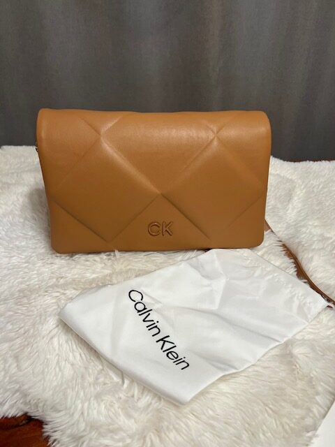 Dámska Kabelka CALVIN KLEIN RE-LOCK QUILT crossbody