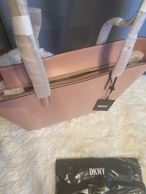 Dámska Kožená kabelka DKNY Bryant pink – Obrázok 4