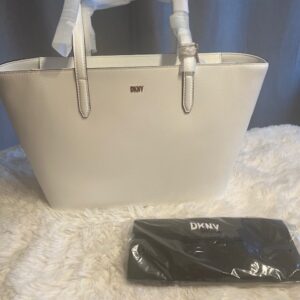 Kabelka DKNY kožená Bryant white