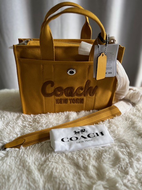 Dámska crossbody Coach kabelka Cargo tote – Obrázok 6