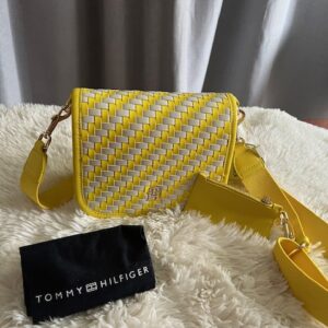 Dámska crossbody kabelka Tommy Hilfiger AWQAW yellow