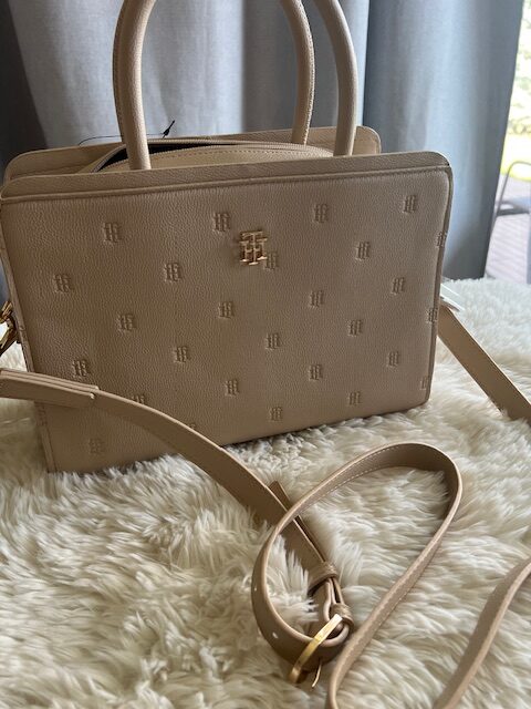 Dámska kabelka Tommy Hilfiger Emilia – Obrázok 3