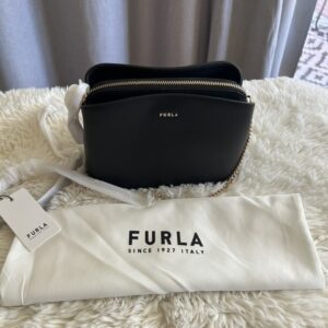 Dámska crossbody kabelka Furla Tessa black kožená