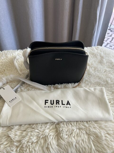 Dámska crossbody kabelka Furla Tessa black kožená