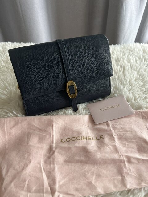 Dámska crossbody kabelka Coccinelle kožená Dorian blue