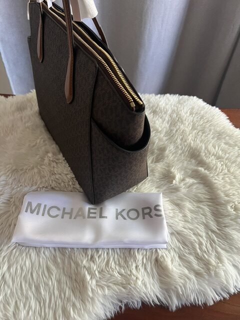 Dámska kabelka Michael Kors Marilyn Brown logo – Obrázok 3
