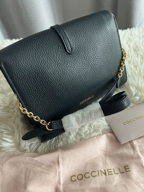 Dámska crossbody kabelka Coccinelle kožená Dorian blue – Obrázok 3